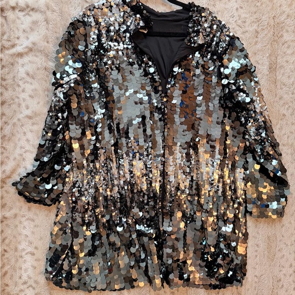 H&M Dresses & Skirts - H&M Silver and Black Sequin Asymmetrical Dress